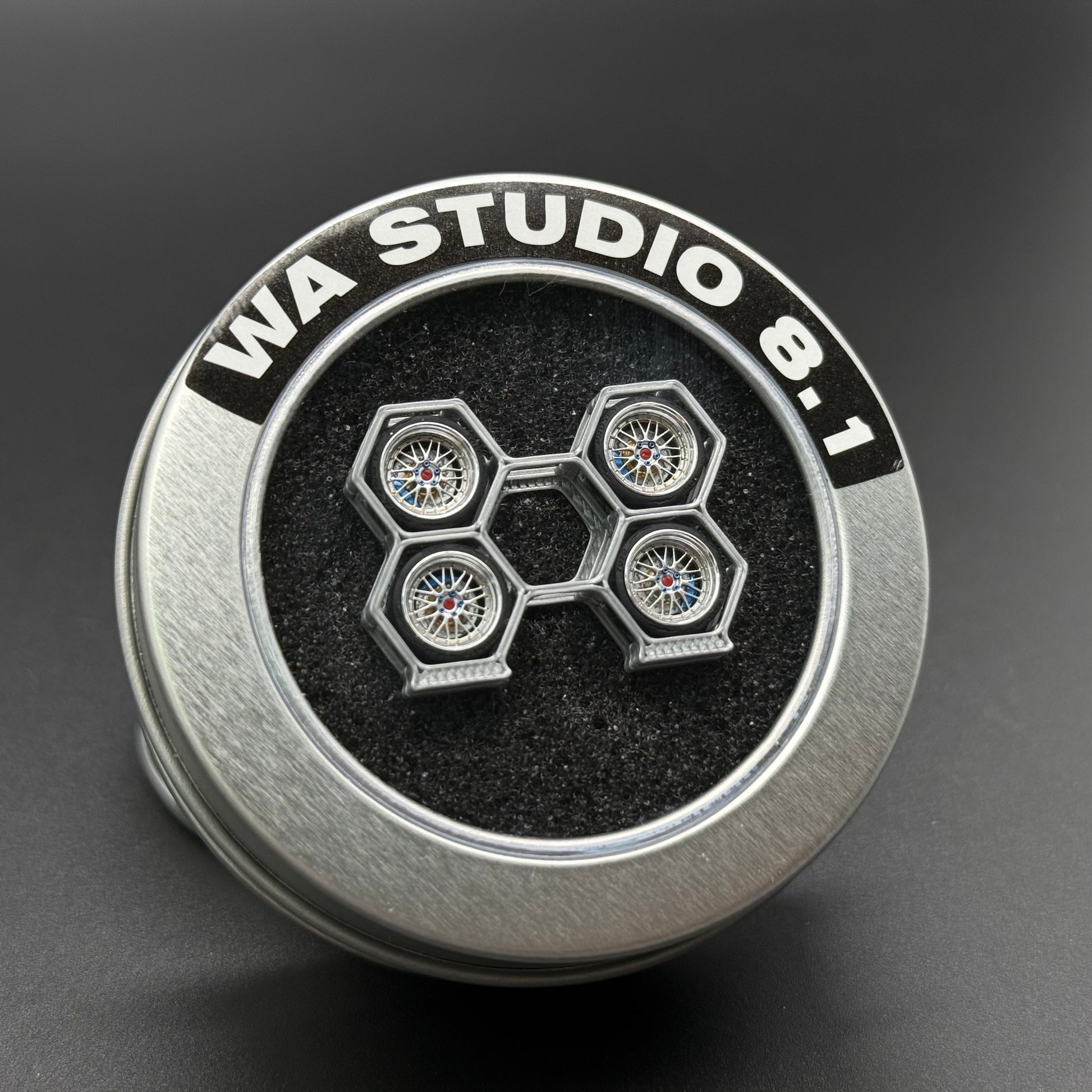 Wheel cap with WA STUDIO logo and five-spoke BBS LM emblem