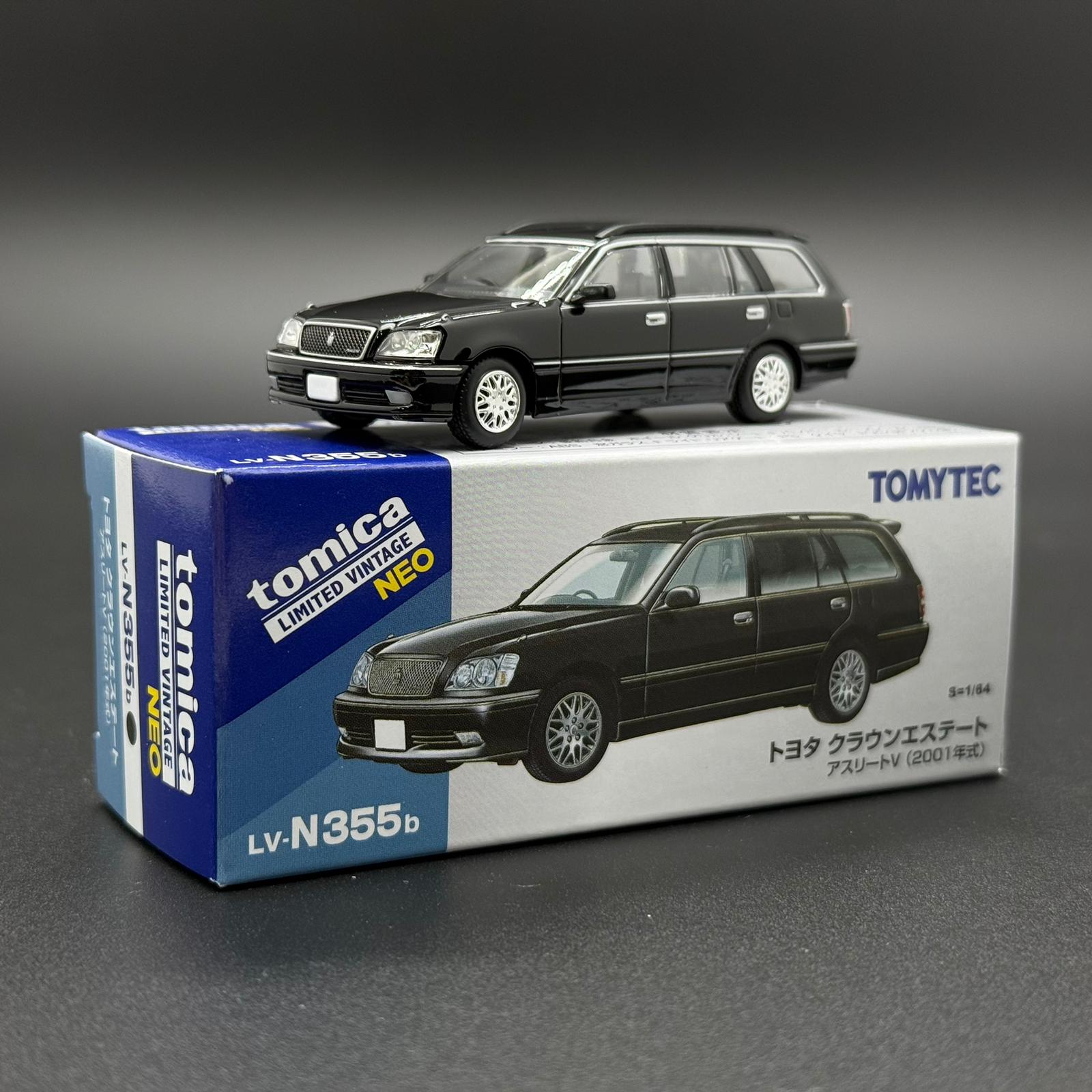 Tomytec 1/64 Crown JZS171W die-cast car, black station wagon, with box